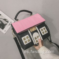 Nuevo estilo Collision Color Originality Strange Little House Cartoon encantador bolso de personajes individuales